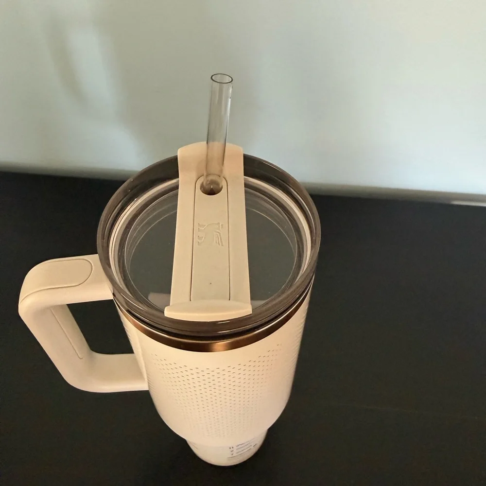 Stanley Quencher H2.0 + Calia 40oz Tumbler: Oat Milk, NEW - Picture 4 of 6